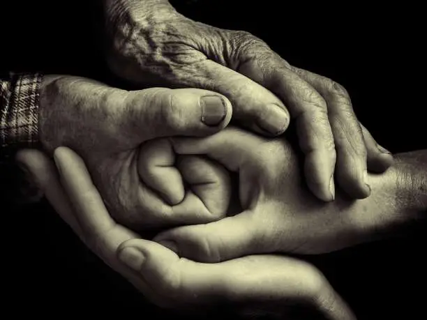https://enallaktikidrasi.com/2016/09/pagkosmia-imera-alzheimer-otan-mnimes-xethoriazoun/