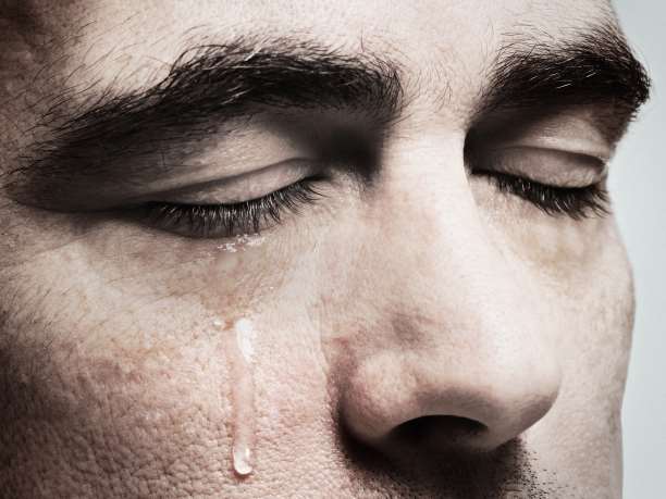 Πώς το κλάμα σας κάνει συναισθηματικά πιο δυνατούς