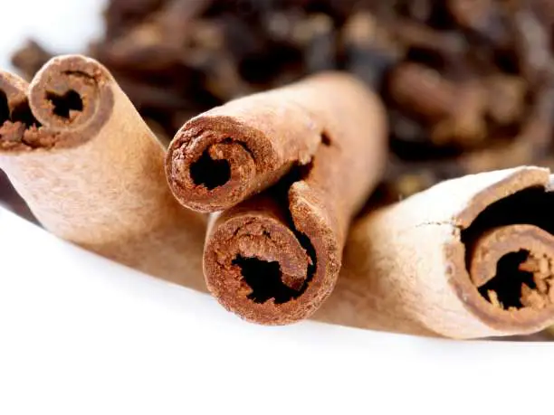 https://enallaktikidrasi.com/2016/10/polytima-aromatika-votana-karikeumata/