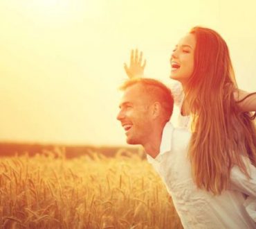 6 παράλογα πράγματα που συμβαίνουν στον εγκέφαλό σας όταν ερωτεύεστε