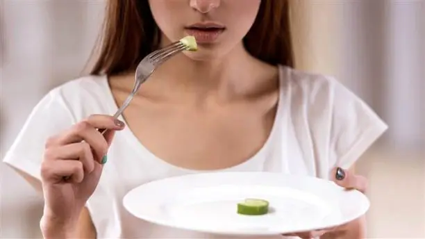 https://enallaktikidrasi.com/2016/12/proidopoihtika-simadia-kapoios-pasxei-anorexia/