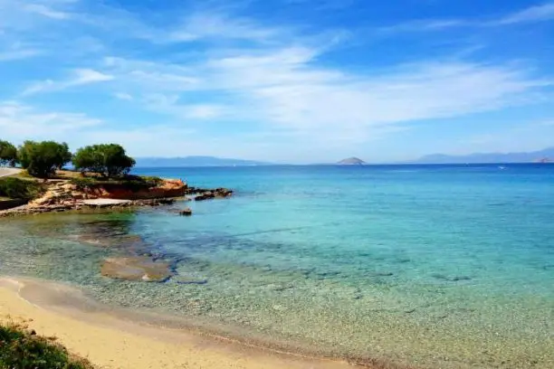 https://enallaktikidrasi.com/2017/01/aigina-samothraki-deka-omorfotera-agnosta-nisia-europis/