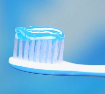 10 εναλλακτικές χρήσεις της οδοντόκρεμας