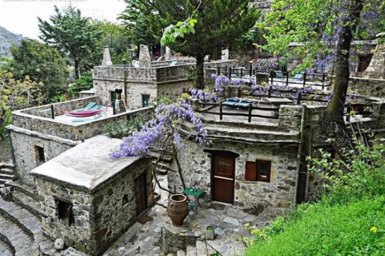 Ένα ελληνικό χωριό στις καλύτερες «γωνιές» του πλανήτη