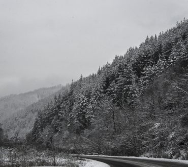 Τα στρώματα του χιονιού... σε ασπρόμαυρο φόντο (Φωτογραφίες)