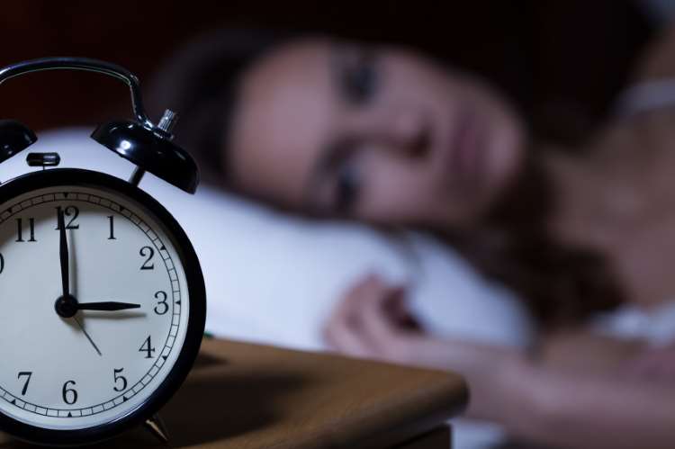 Το άγχος για τον ύπνο προκαλεί αϋπνία: Πώς να το αντιμετωπίσετε