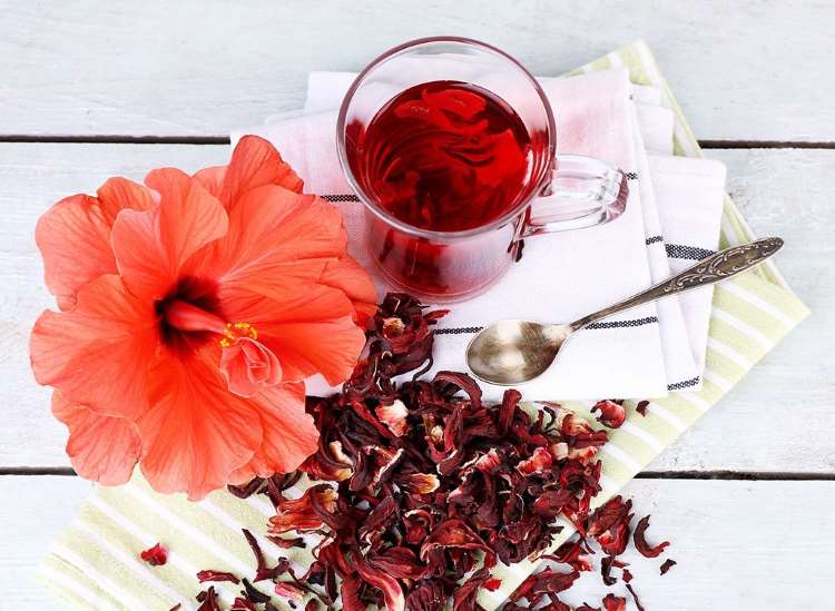 Τσάι ιβίσκου: 8 εκπληκτικά οφέλη του στην υγεία μας