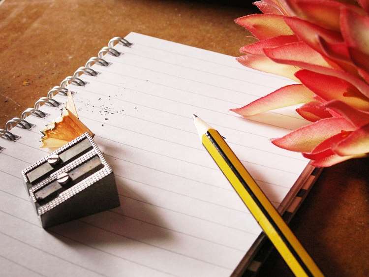 Το ημερολόγιο της ζωής σου να το γράφεις με μολύβι για να μπορείς να σβήνεις