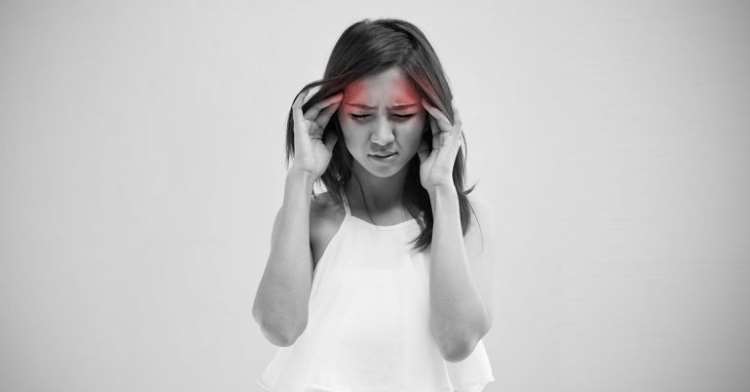 10 στάσεις της γιόγκα για να καταπολεμήσετε τους πονοκεφάλους