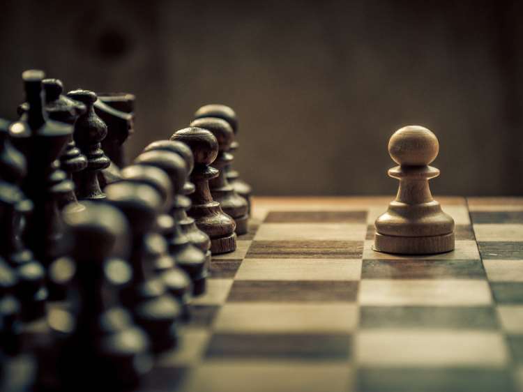 Ζώντας με στρατηγική: 50 μαθήματα που μας διδάσκει το σκάκι για τη ζωή