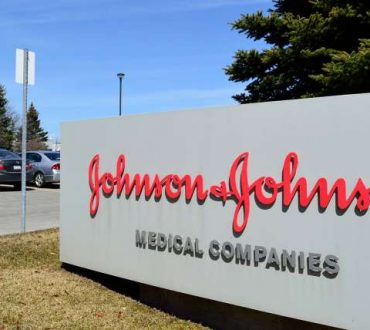 Αποζημίωση μαμούθ της Johnson & Johnson σε γυναίκα που έπαθε καρκίνο από γνωστό προϊόν της εταιρείας
