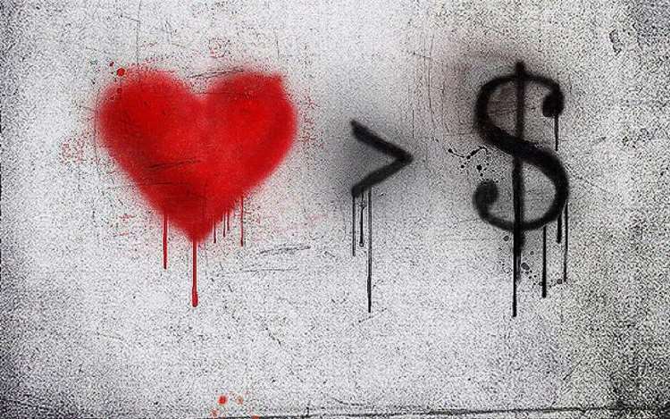 Το χρήμα τα νικά όλα, μα δεν τολμά να αγγίξει την αγάπη