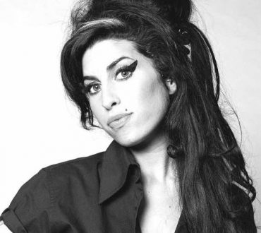 Amy Winehouse: «Η ζωή είναι μικρή. Οτιδήποτε μπορεί να συμβεί... και συνήθως συμβαίνει»