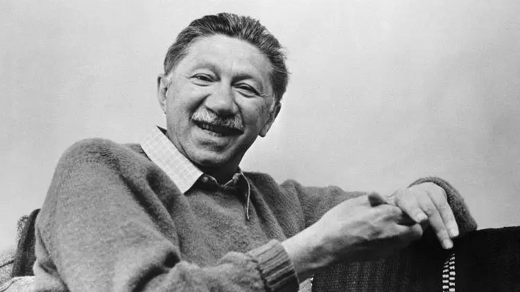 Abraham Maslow: Αν έχεις μόνο ένα σφυρί, τότε τείνεις να βλέπεις όλα τα προβλήματα σαν καρφιά