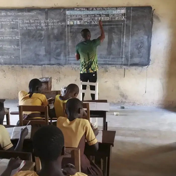 https://enallaktikidrasi.com/2018/03/daskalos-ghana-didaskei-mathites-word-pinaka/