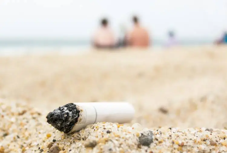 Οι γόπες των τσιγάρων προκαλούν τελικά μεγαλύτερη θαλάσσια ρύπανση απ’ όση πιστεύαμε