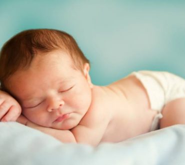 5 λόγοι που τα μωρά χρειάζονται τόσες πολλές ώρες ύπνου