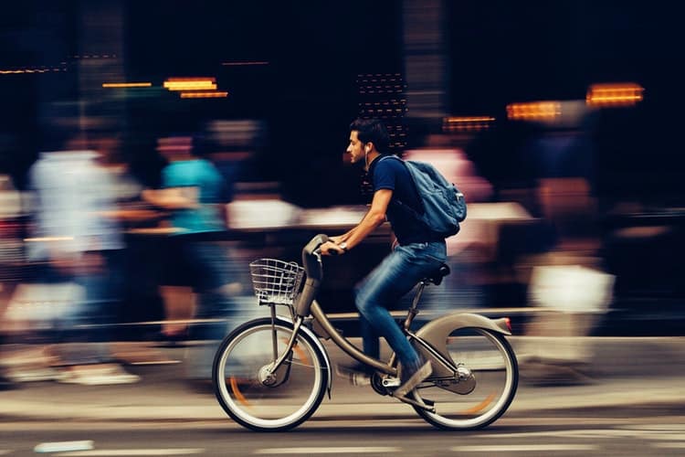 Μπολόνια: Η πόλη που κερνά τους κατοίκους της μπύρα και παγωτό, όταν χρησιμοποιούν ποδήλατο