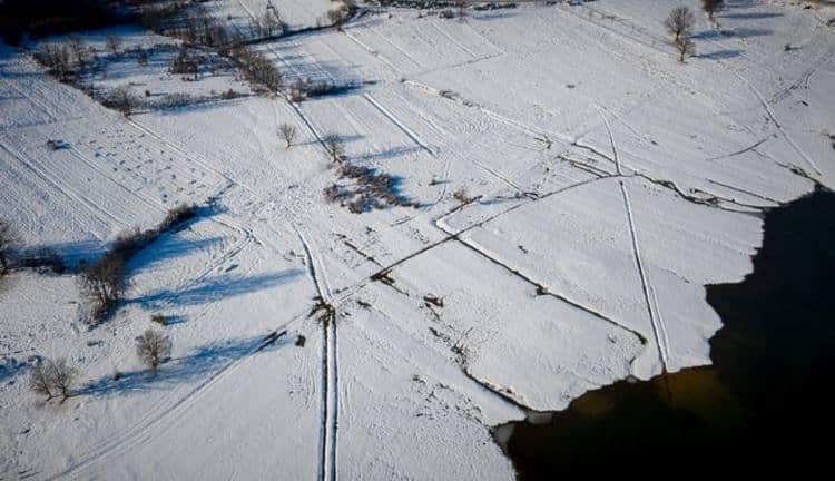 Λίμνη Πλαστήρα: Τα χιόνια δημιούργησαν ένα παραμυθένιο τοπίο (φωτογραφίες)