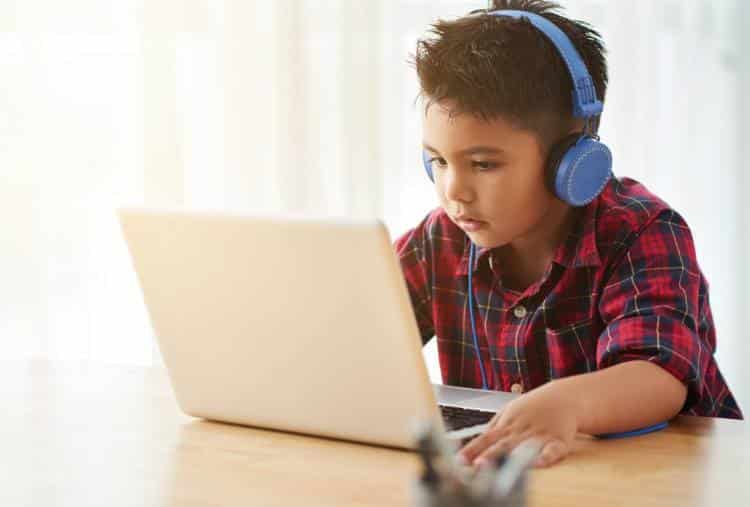 Σε ποιες παγίδες μπορούν να εκτεθούν τα παιδιά μας στο διαδίκτυο;