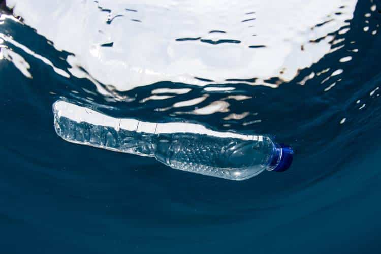 10 εύκολοι τρόποι να μειώσουμε τη χρήση πλαστικού