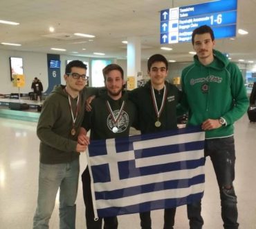 Έλληνες φοιτητές σάρωσαν τα βραβεία και τα μετάλλια σε διεθνή διαγωνισμό μαθηματικών