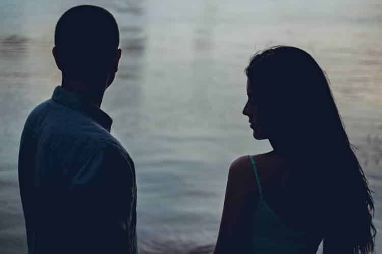 6 σημάδια που μαρτυρούν ότι ήρθε η στιγμή να αποχωρήσουμε από μια σχέση