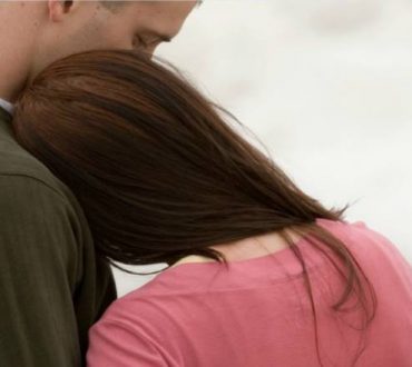 Φόβος δέσμευσης: 5 σημάδια που αποκαλύπτουν το χάσμα σε μια σχέση