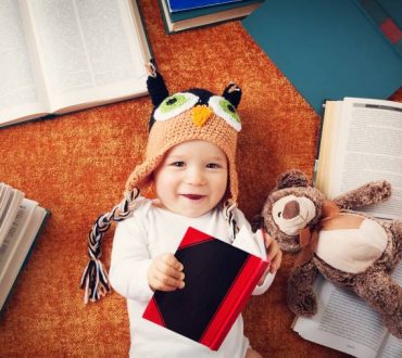 Γιατί είναι σημαντικό να διαβάζουμε ακόμα και στα νεογέννητα