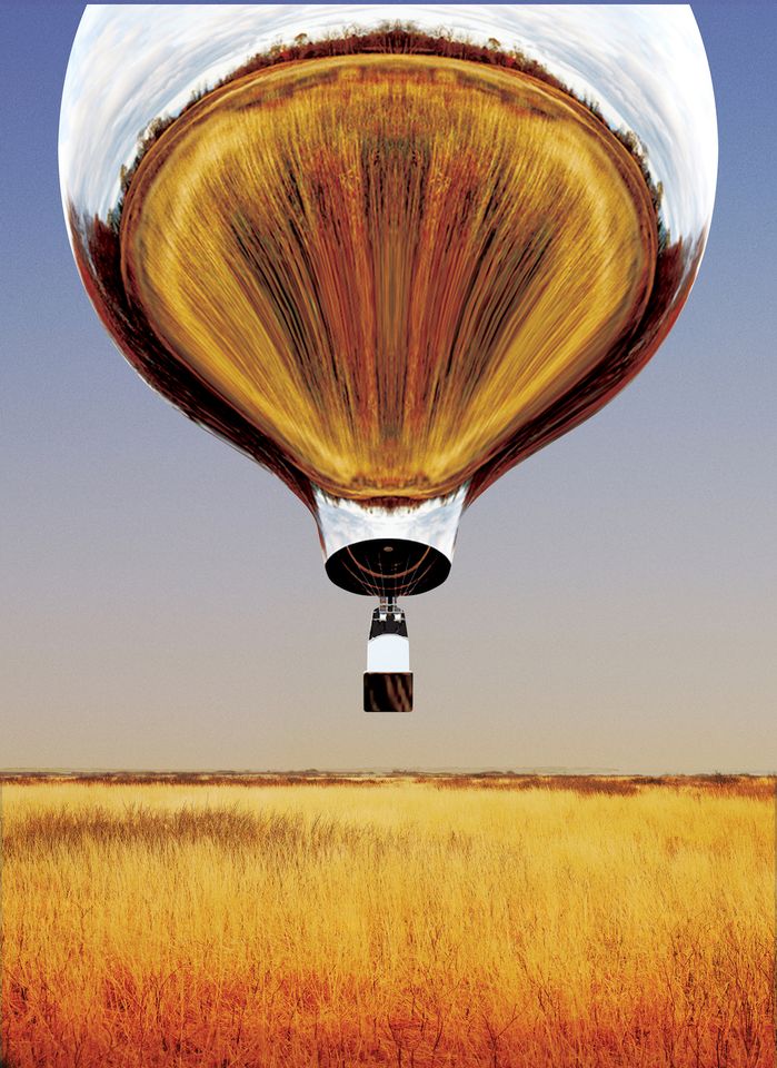 To αερόστατο – καθρέφτης πετά πάνω από τοπία και πόλεις και αντανακλά τις ομορφότερες πλευρές τους