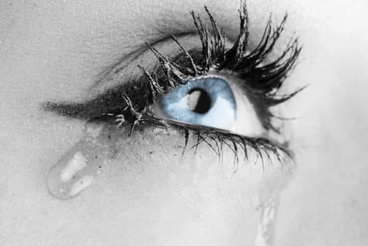 10 οφέλη του κλάματος που δείχνουν ότι είναι υγιές να εκφραζόμαστε