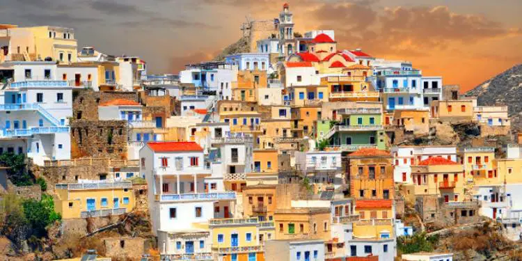 10 από τα πιο όμορφα χωριά των Ελληνικών νησιών (Φωτογραφίες)