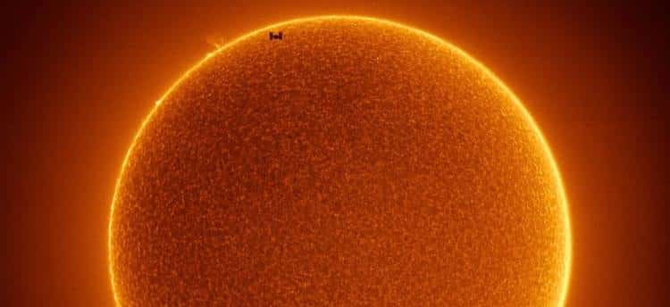 NASA: Εντυπωσιακή φωτογραφία του Διεθνούς Διαστημικού Σταθμού να περνά μπροστά από τον Ήλιο