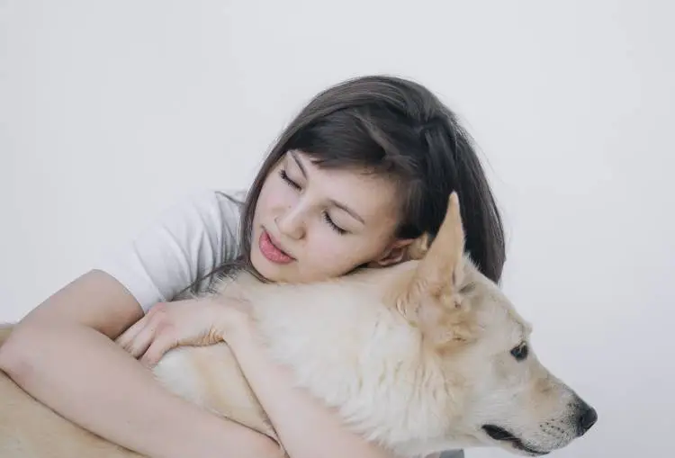 Pet Therapy: Πώς τα ζώα και οι άνθρωποι θεραπεύουν ο ένας τον άλλο