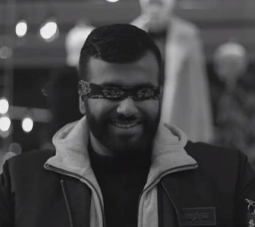 Το πείραμα της αγκαλιάς: Ο Hussain Manawer αποδεικνύει πόσο σημαντικό είναι να μοιραζόμαστε τον πόνο μας (Βίντεο)