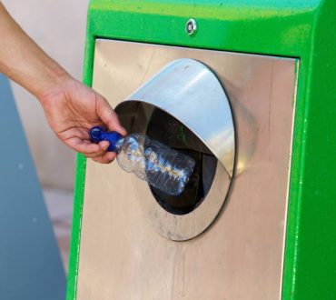 Ρώμη: Οι κάτοικοι μπορούν να ανακυκλώσουν μπουκάλια με αντάλλαγμα εισιτήρια μετρό και λεωφορείου