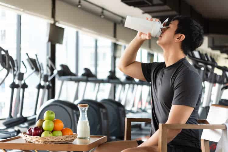 Η κατανάλωση πρωινού μετά την άσκηση εξισορροπεί το σάκχαρο στο αίμα, σύμφωνα με έρευνα
