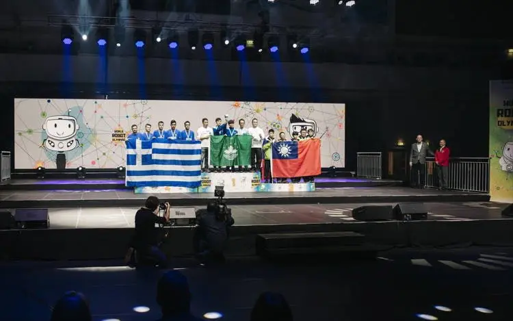 Ελληνική αποστολή διακρίθηκε στην Ολυμπιάδα Εκπαιδευτικής Ρομποτικής 2019