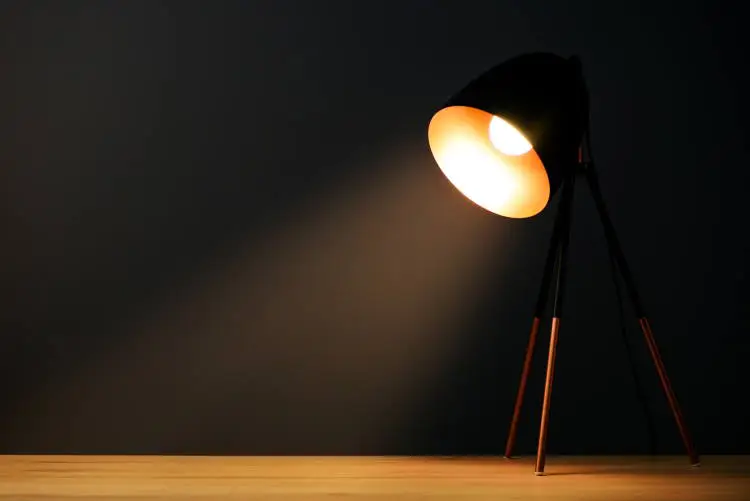 Ειδική λάμπα Led βοηθά τα άτομα με δυσλεξία να διαβάζουν πιο αποτελεσματικά