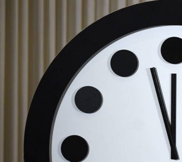 Το «ρολόι της Αποκάλυψης» δείχνει πια 100 δευτερόλεπτα πριν από το τέλος του πλανήτη