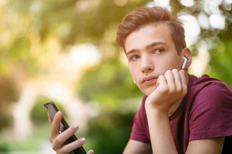 Ο καθιστικός τρόπος ζωής στην εφηβεία αυξάνει τον κίνδυνο κατάθλιψης