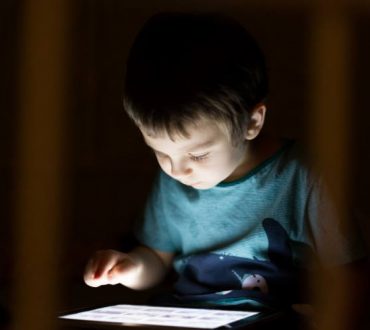 Παιδική ηλικία και τεχνολογία: Πώς μπορούν να βοηθήσουν οι γονείς στη σωστή χρήση