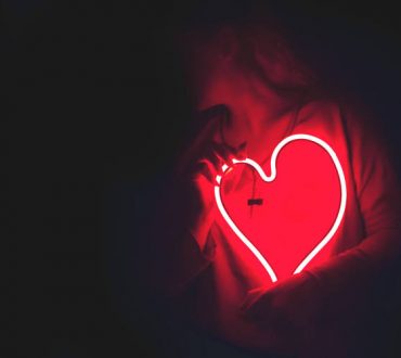 Πώς τα συναισθήματα αλλάζουν κυριολεκτικά το σχήμα της καρδιάς μας (Βίντεο)