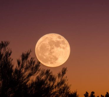 Υπερπανσέληνος: Απόψε υποδεχόμαστε το μεγαλύτερο και φωτεινότερο φεγγάρι του 2020