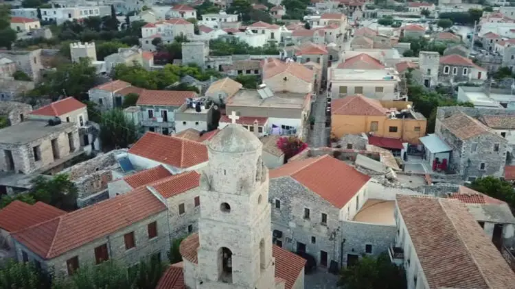 Αρεόπολη: Η "πέτρινη καρδιά" της Μάνης που μας ταξιδεύει στον χρόνο (βίντεο)