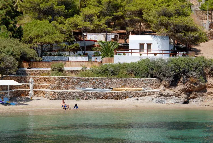 Το ελληνικό νησί που δεν έχει δρόμους, καταστήματα, ΑΤΜ και αυτοκίνητα