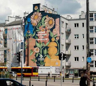 Βαρσοβία: Πολύχρωμη τοιχογραφία απορροφά νέφος και καθαρίζει τον αέρα της περιοχής
