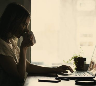 Πώς η καθημερινή κατανάλωση καφέ μπορεί να επηρεάζει τα επίπεδα άγχους