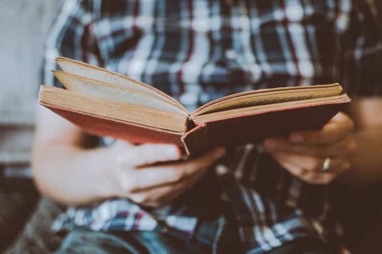 10 έξυπνοι τρόποι να διαβάζουμε περισσότερα βιβλία