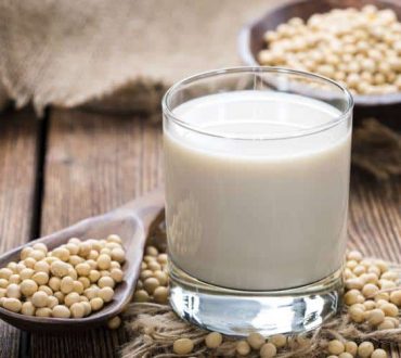 Υποκατάστατα ζωικού γάλακτος: Ποιες είναι οι επιλογές μας